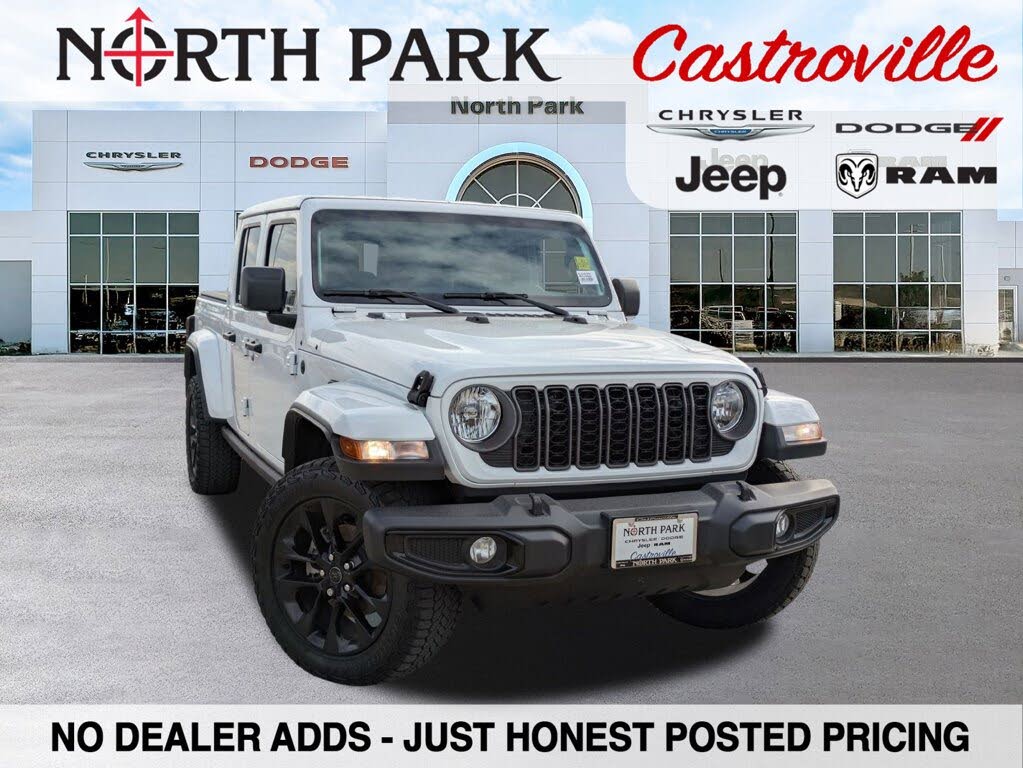 2025 Jeep Gladiator NightHawk Crew Cab 4WD