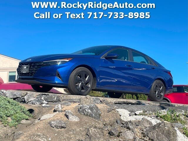 2023 Hyundai Elantra SEL FWD