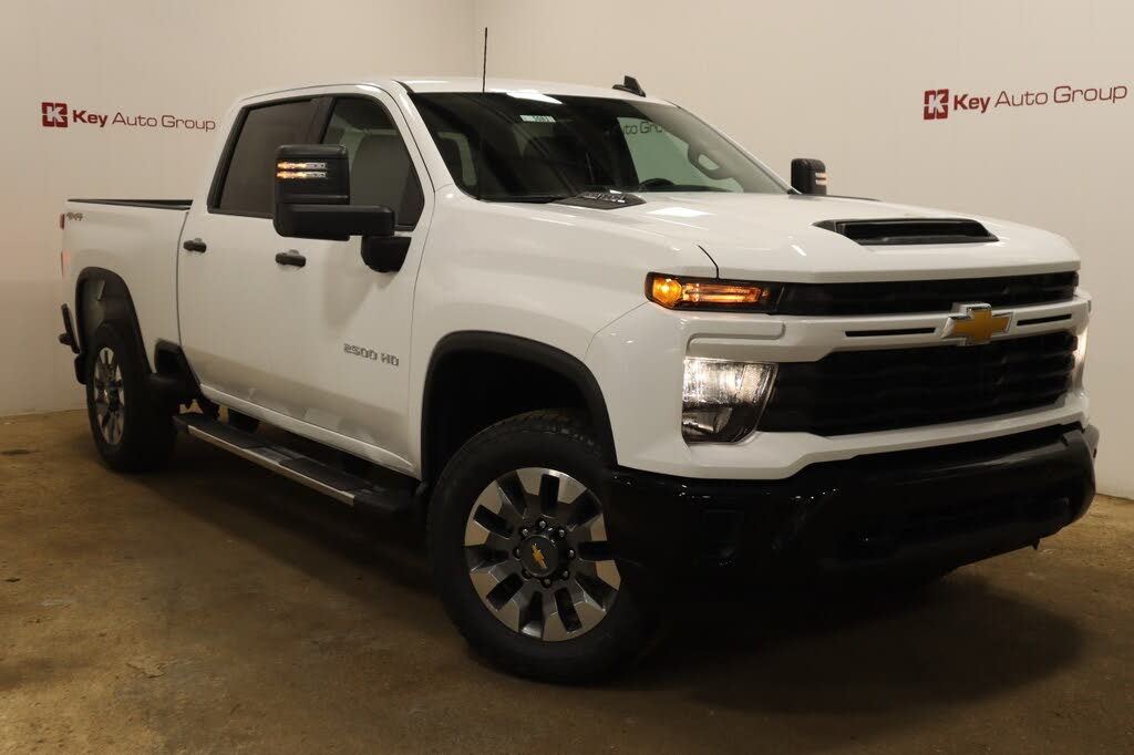 2026 Chevrolet Silverado 2500HD Custom Crew Cab 4WD
