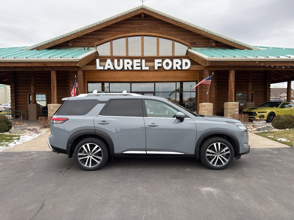 2025 Nissan Pathfinder Platinum 4WD