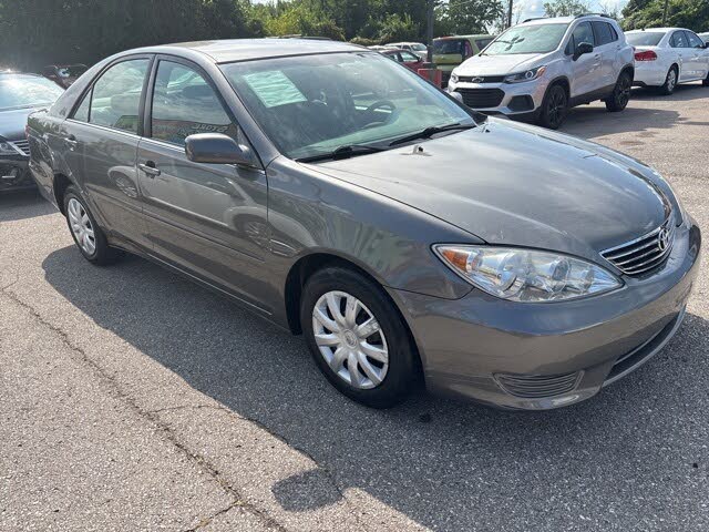 2005 Toyota Camry LE FWD