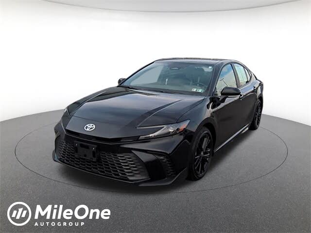 2025 Toyota Camry SE FWD