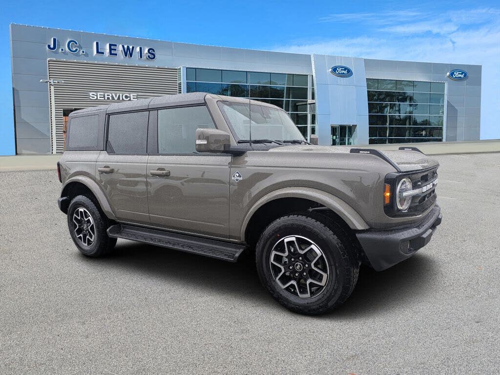 2025 Ford Bronco Outer Banks 4-Door 4WD
