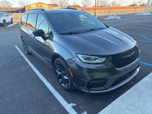 2023 Chrysler Pacifica Limited FWD
