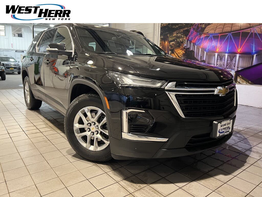 2024 Chevrolet Traverse LS AWD