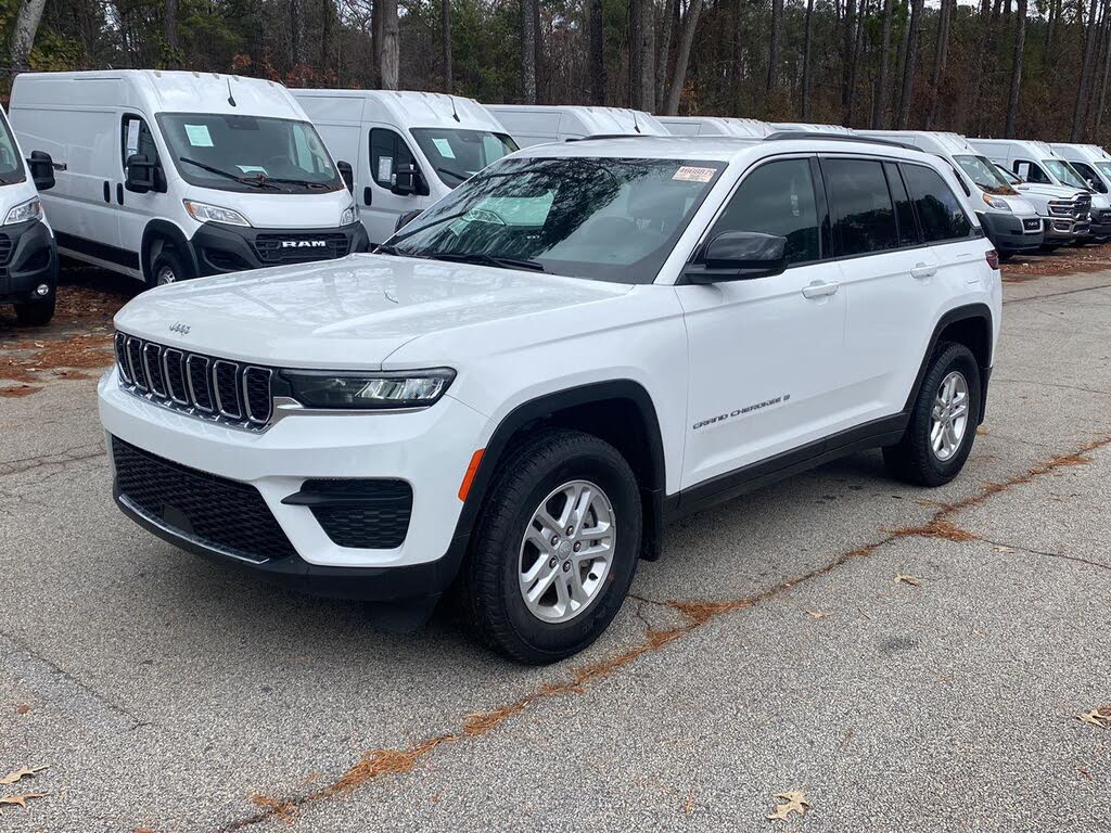 2024 Jeep Grand Cherokee Laredo RWD