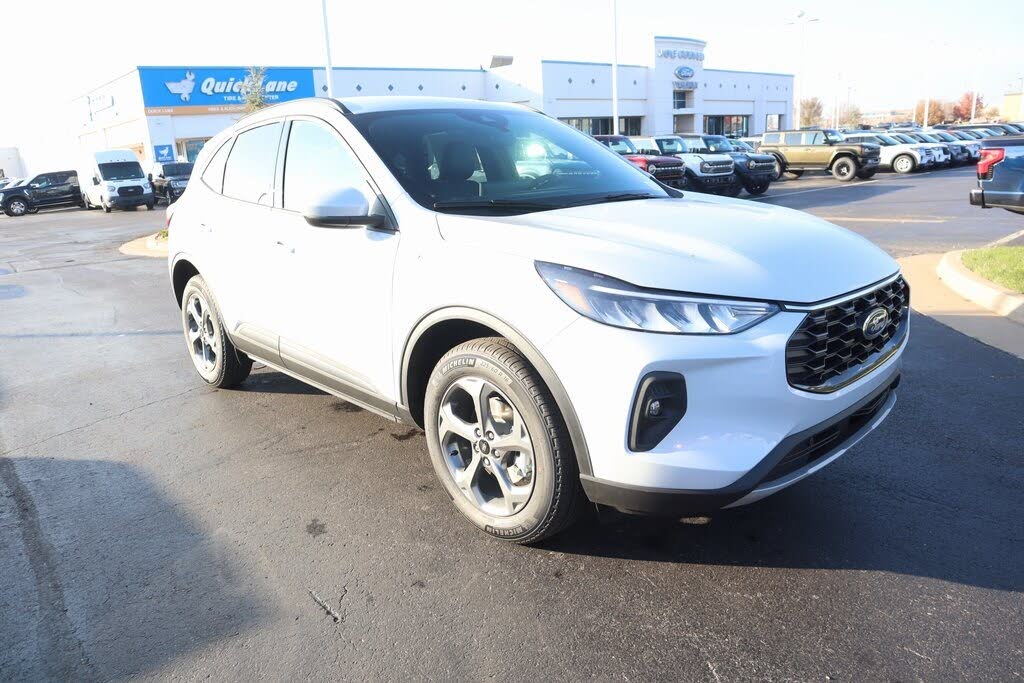 2026 Ford Escape ST-Line Select AWD