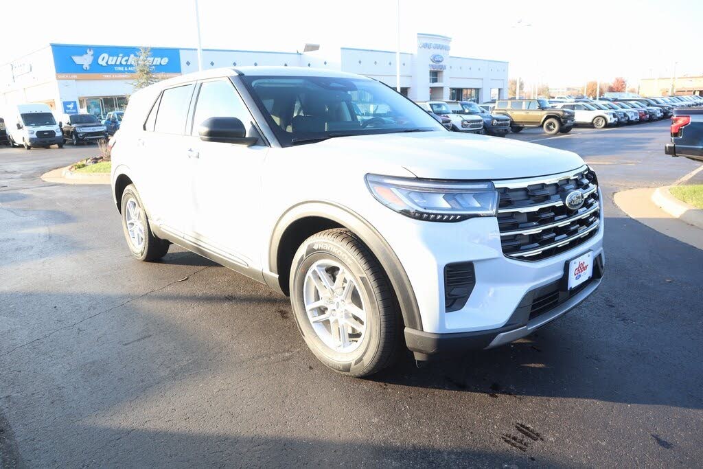 2026 Ford Explorer Active RWD