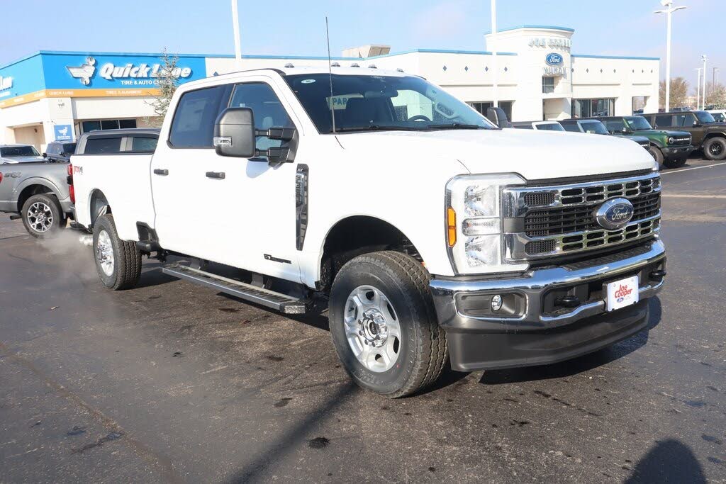 2026 Ford F-350 Super Duty XLT Crew Cab 4WD