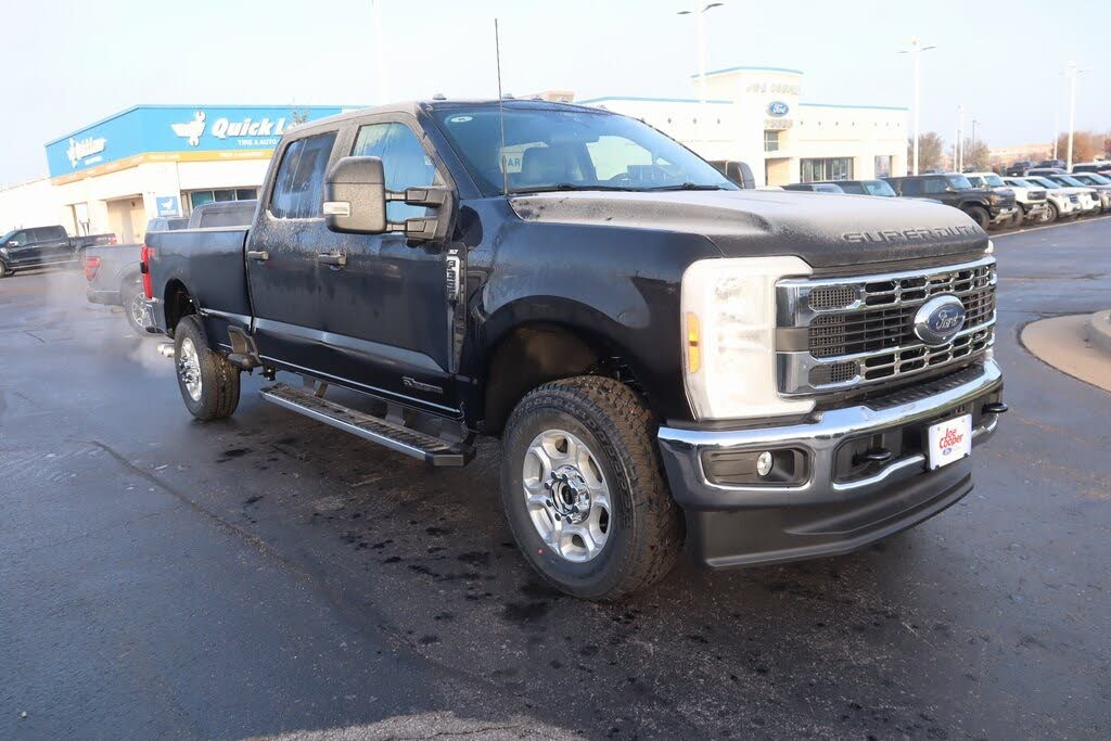 2026 Ford F-350 Super Duty XLT Crew Cab 4WD