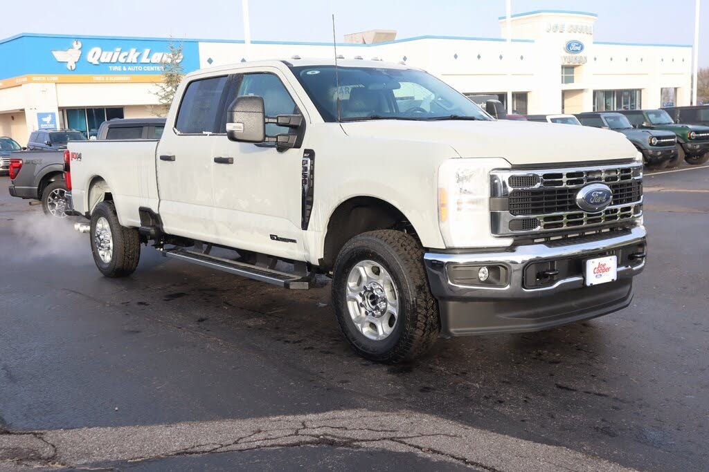 2026 Ford F-350 Super Duty XLT Crew Cab 4WD