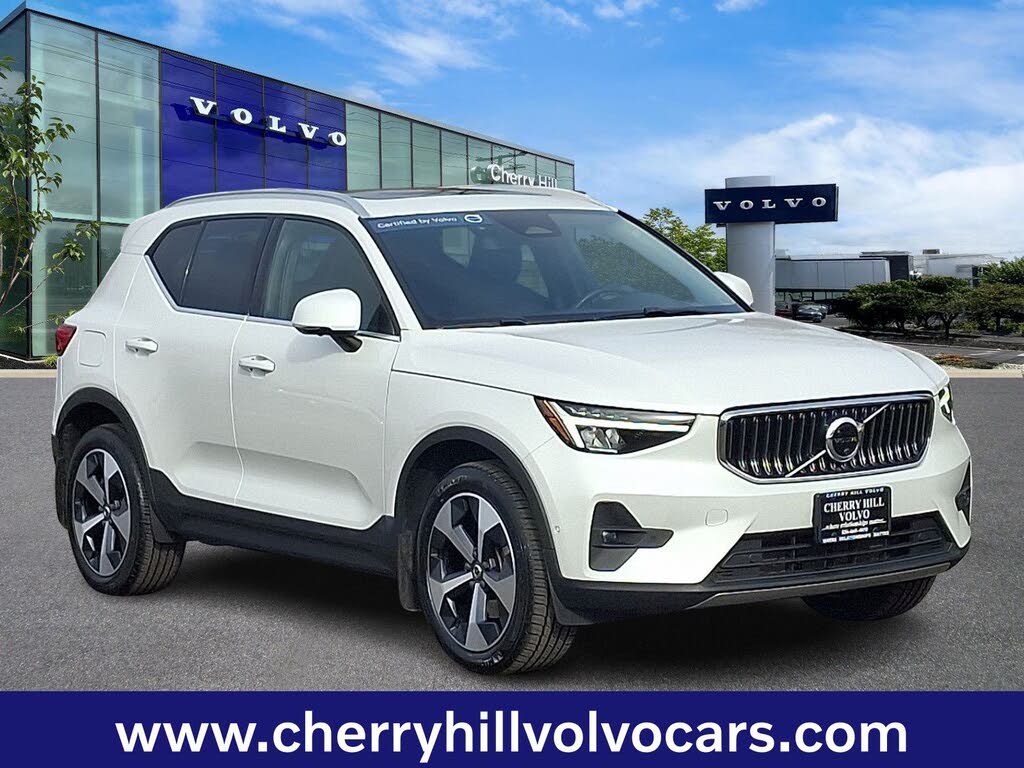 2023 Volvo XC40 B5 Plus Bright Theme AWD