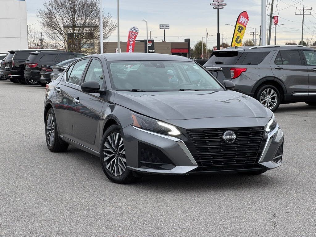 2024 Nissan Altima 2.5 SV FWD