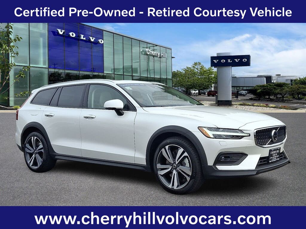 2025 Volvo V60 Cross Country B5 Plus AWD