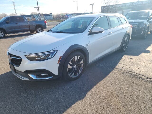 2018 Buick Regal TourX Essence AWD