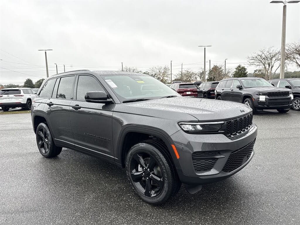 2025 Jeep Grand Cherokee Altitude 4WD
