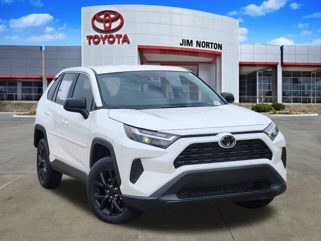 2025 Toyota RAV4 LE FWD