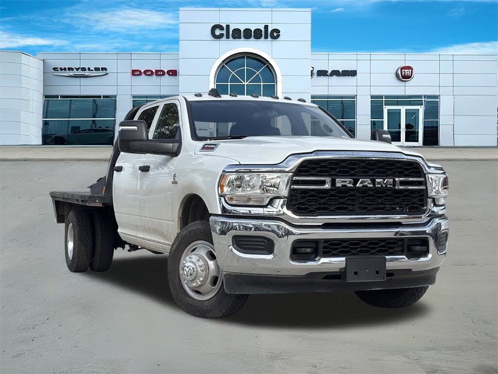 2024 RAM 3500 Chassis Tradesman Crew Cab LB DRW 4WD