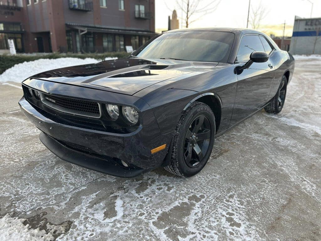 2012 Dodge Challenger SXT RWD