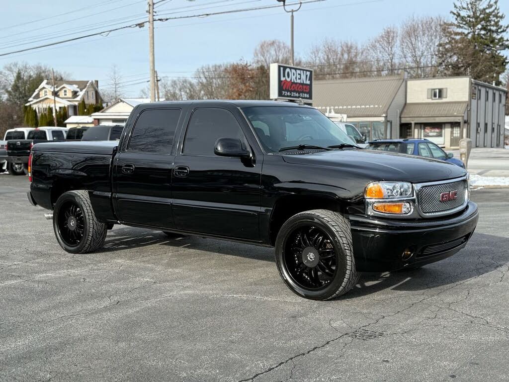 2006 GMC Sierra 1500 Denali Crew Cab 5.8 ft. 4WD