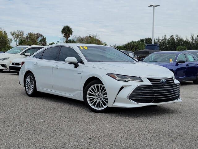 2019 Toyota Avalon Hybrid Limited FWD