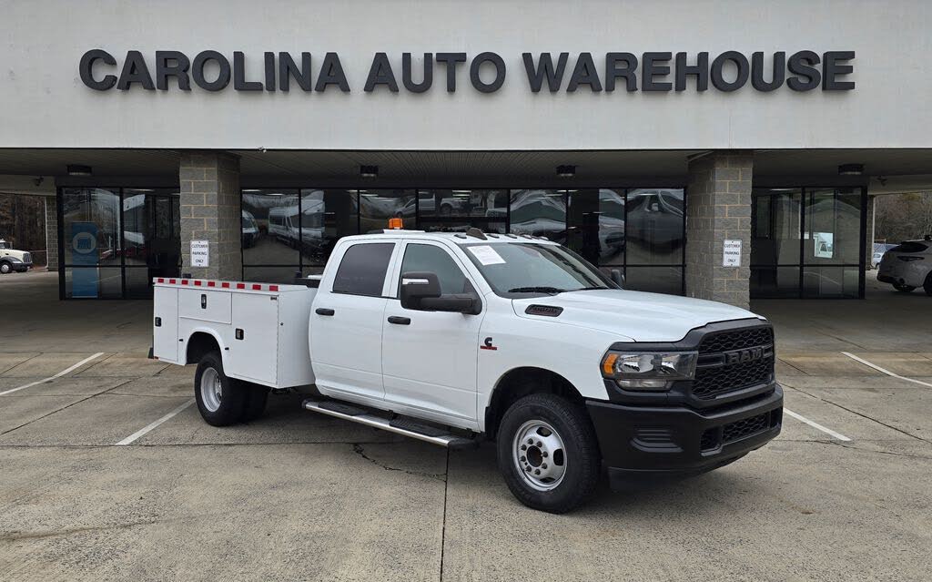 2024 RAM 3500 Chassis Tradesman Crew Cab LB DRW 4WD