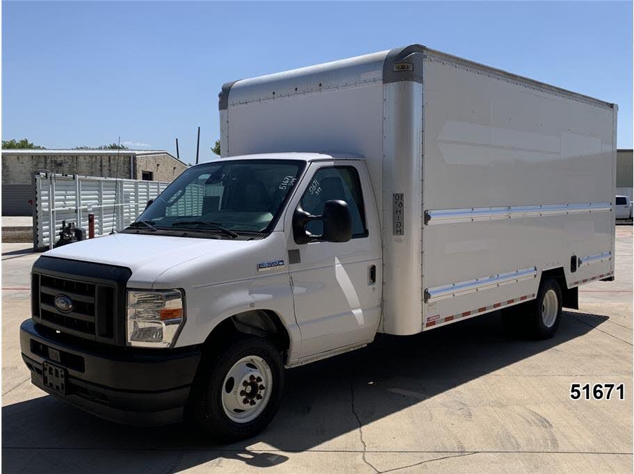 2022 Ford E-Series Chassis E-350 SD Cutaway SB RWD