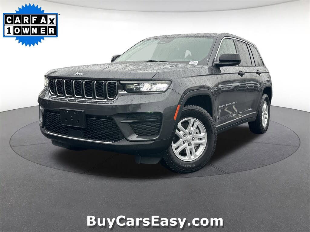 2022 Jeep Grand Cherokee Laredo 4WD