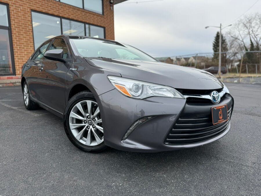 2017 Toyota Camry Hybrid XLE FWD