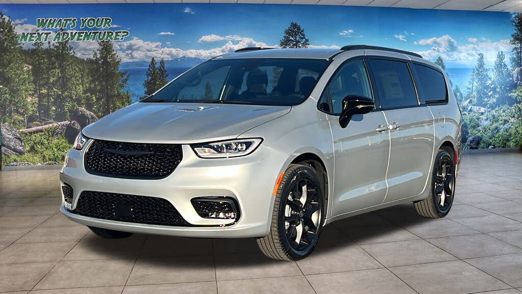 2026 Chrysler Pacifica Select AWD