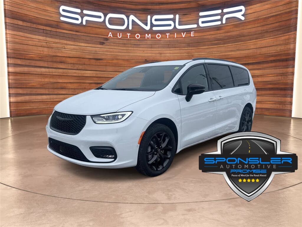 2026 Chrysler Pacifica Select AWD