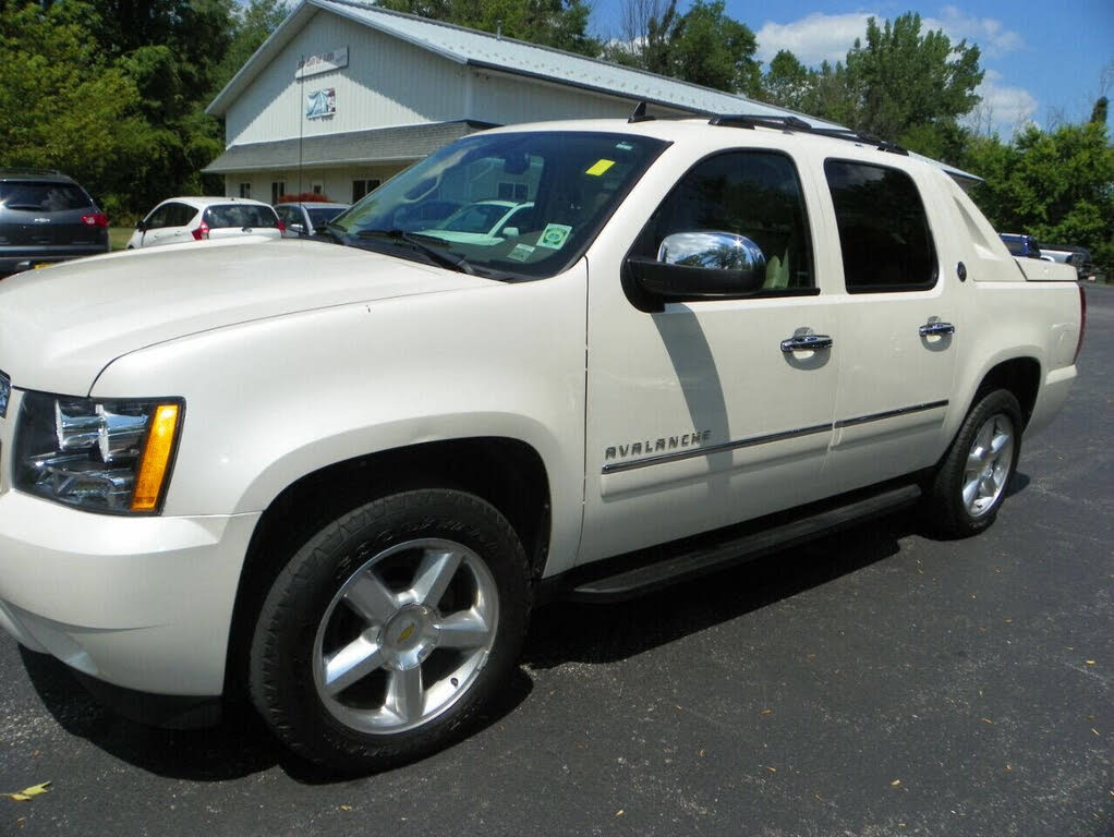 2013 Chevrolet Avalanche LTZ Black Diamond Edition 4WD