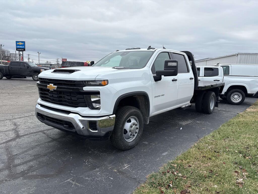 2026 Chevrolet Silverado 3500HD Chassis Work Truck Crew Cab 4WD