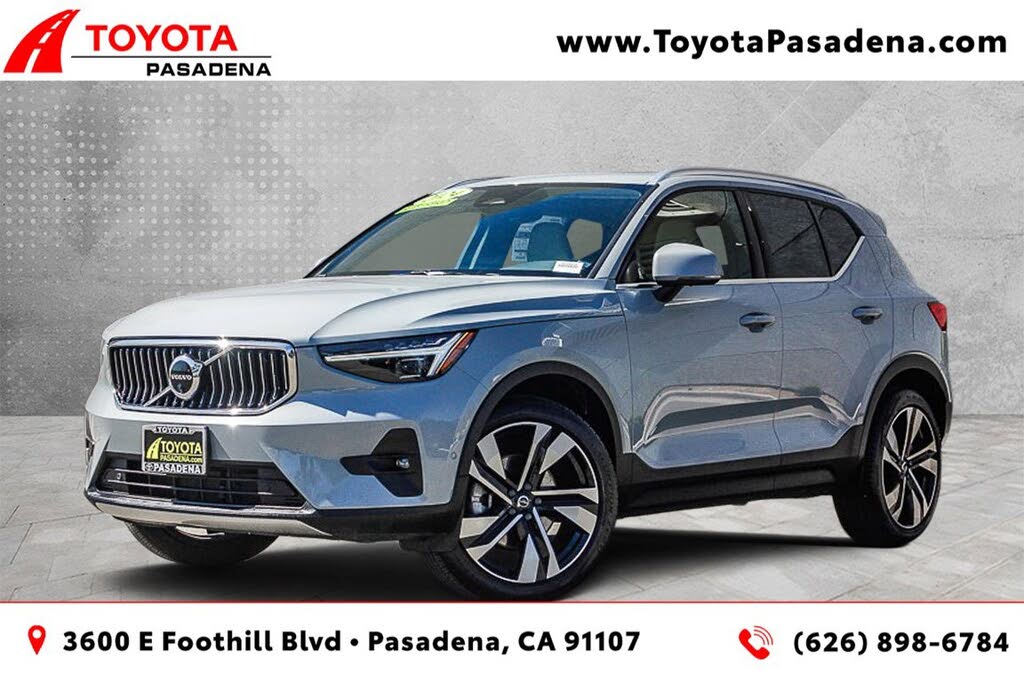 2024 Volvo XC40 B5 Ultimate Bright Theme AWD