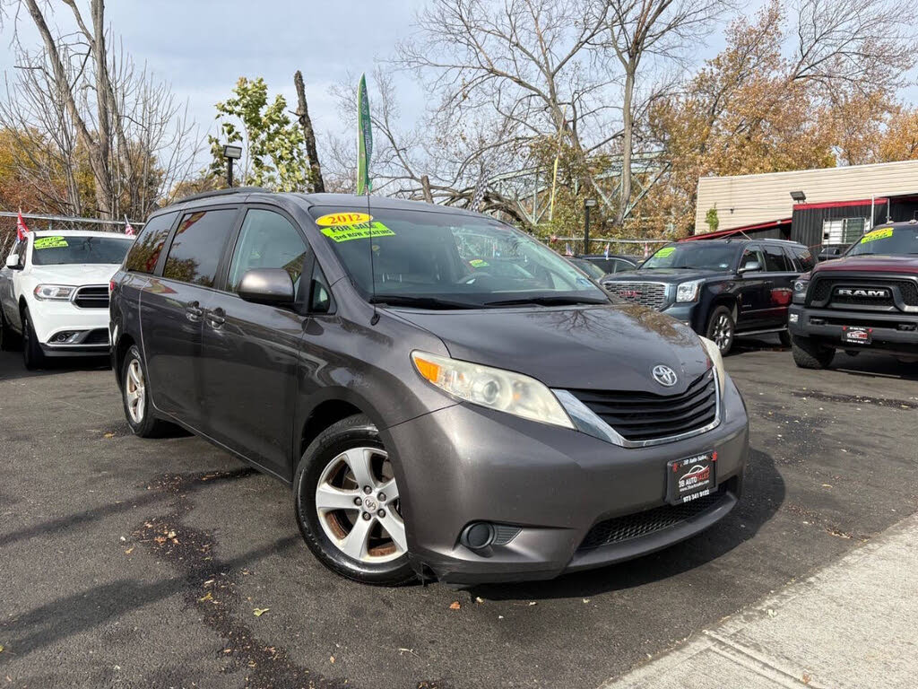 2012 Toyota Sienna LE 8-Passenger