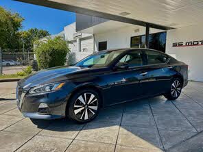 Nissan Altima 2.5 SV FWD