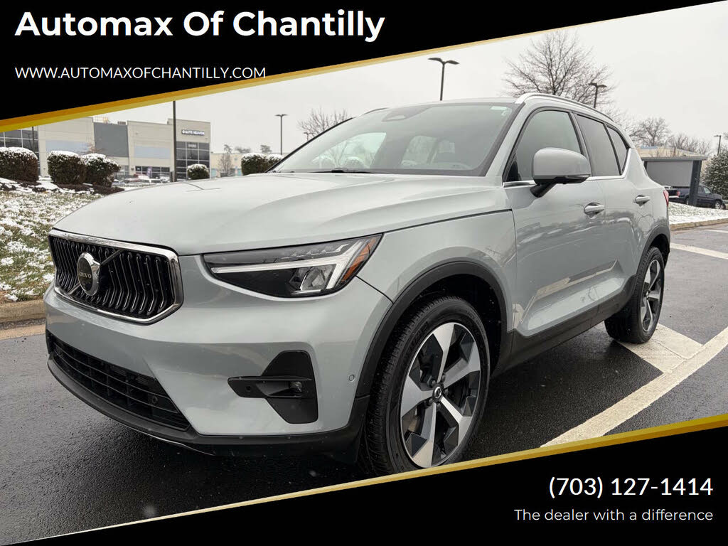 2025 Volvo XC40 B5 Plus Bright Theme AWD