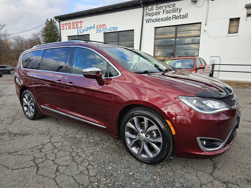 2019 Chrysler Pacifica Limited FWD