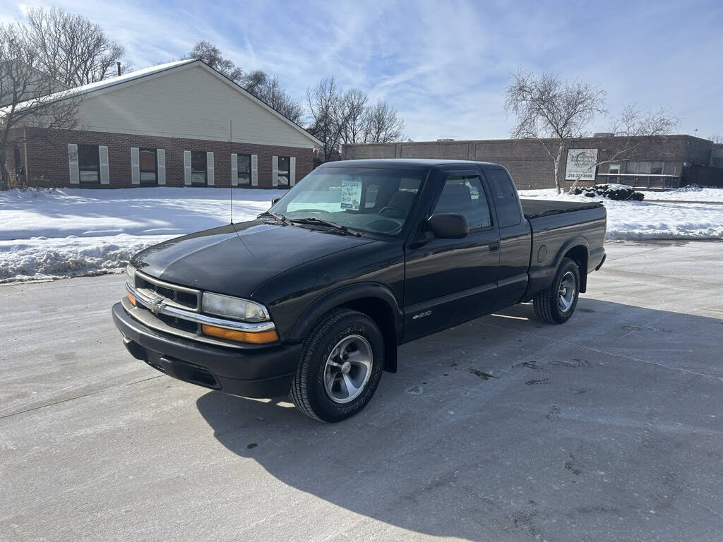 2001 Chevrolet S-10 LS Extended Cab RWD