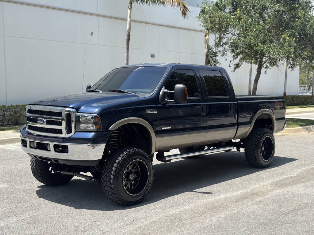 2005 Ford F-250 Super Duty Lariat Crew Cab 4WD