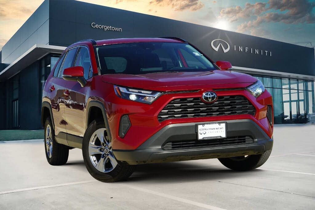 2023 Toyota RAV4 XLE FWD