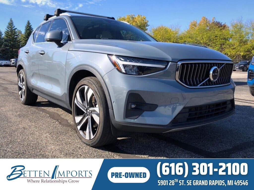 2023 Volvo XC40 B5 Ultimate Bright Theme AWD