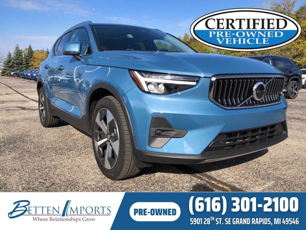2023 Volvo XC40 B5 Plus Bright Theme AWD