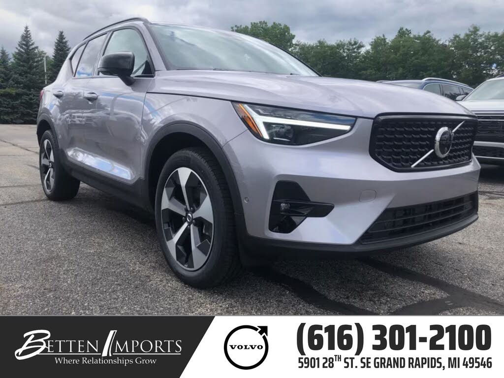 2026 Volvo XC40 B5 Plus AWD