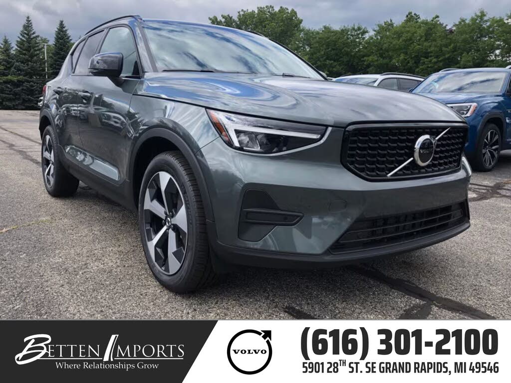 2026 Volvo XC40 B5 Core AWD