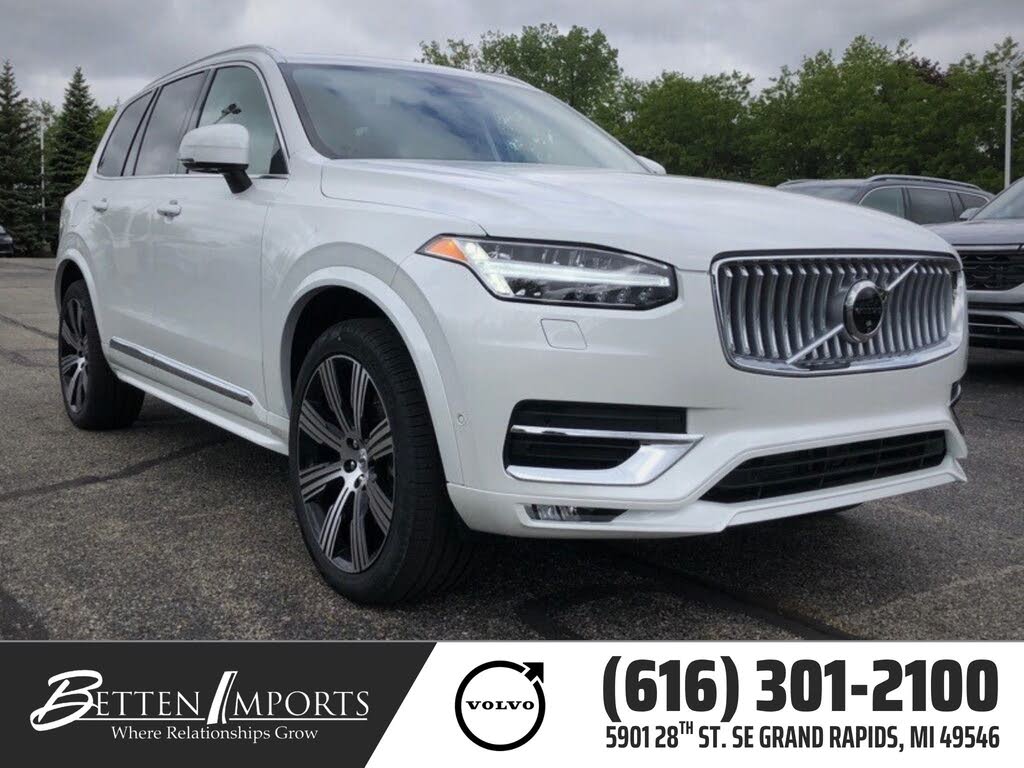 2025 Volvo XC90 B6 Plus Bright Theme 7-Passenger AWD