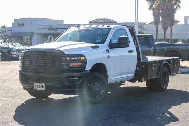 2026 RAM 3500 Chassis Tradesman Regular Cab DRW 4WD