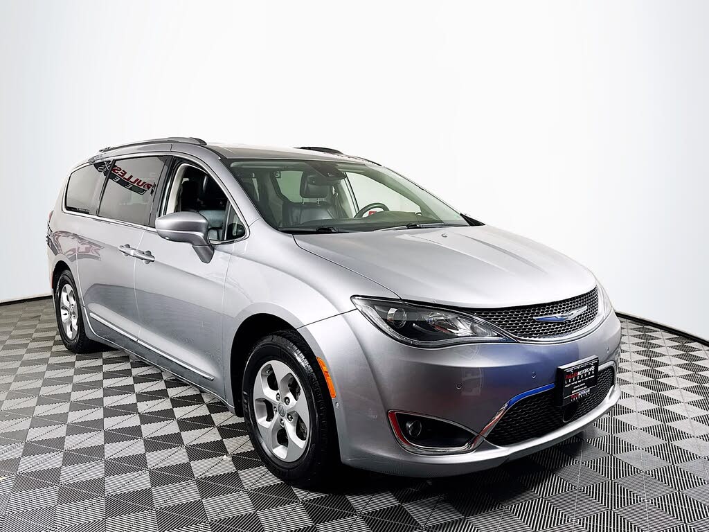 2017 Chrysler Pacifica Touring L Plus FWD