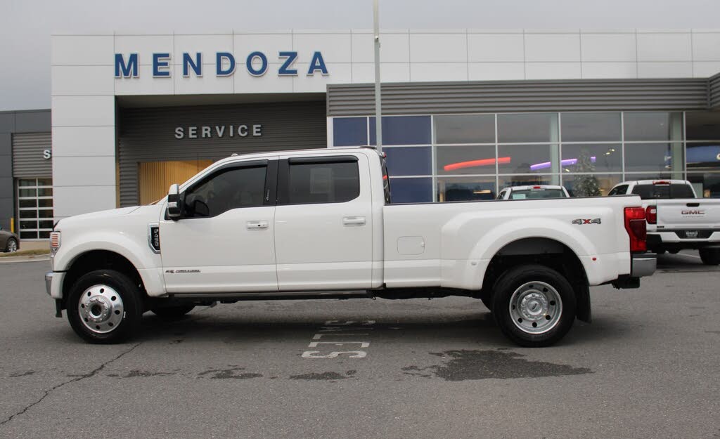 2022 Ford F-450 Super Duty Lariat Crew Cab LB DRW 4WD