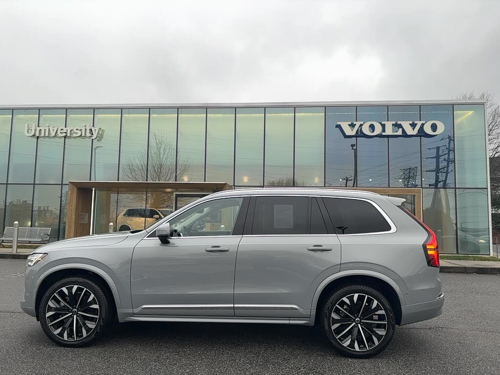 2025 Volvo XC90 B6 Plus Bright Theme 7-Passenger AWD